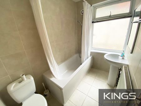 5 bedroom semi-detached house to rent - Photo 2