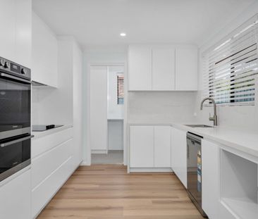 Elevated family living with views in a quiet cul-de-sac - Photo 5