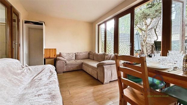 1 bedroom in a house share to rent - Photo 1