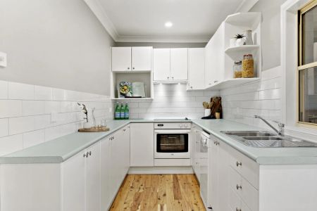 MODERN LIVING - Photo 5