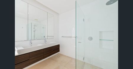 An Art Deco Treasure With Panoramic Harbour Views On The Cusp Of Watsons Bay - Photo 3