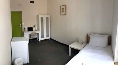 Room 5 (Non Ensuite) - Photo 5