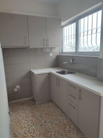 Studio/Γκαρσονιέρα για ενοικίαση Παντοκράτορος - Αρχαίο Ωδείο (Πάτρα) - Photo 3