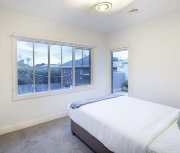 Townhouse In Exclusive Location - Photo 3