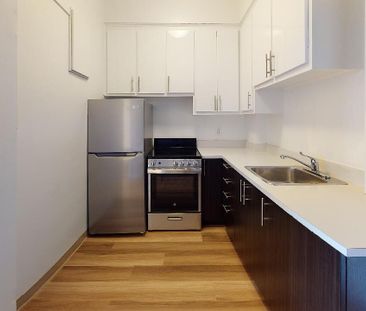 4875 Dufferin, Montréal, QC - Photo 3