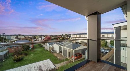 Almost-new 2 bed Apartment for rent available!! - Photo 2