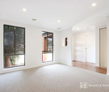 WELL PRESENTED FAMILY HOME IN POPULAR THURGOONA - Photo 2