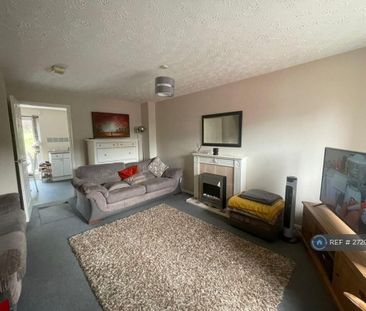 2 bedroom semi-detached house to rent - Photo 2