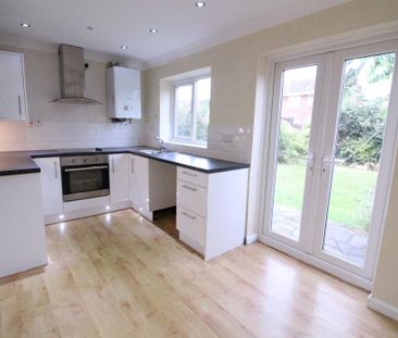 2 bedroom semi-detached house to rent - Photo 4