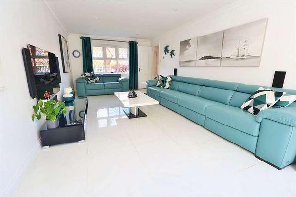 Strathcona Gardens, Knaphill, Woking, Surrey, GU21 - Photo 1