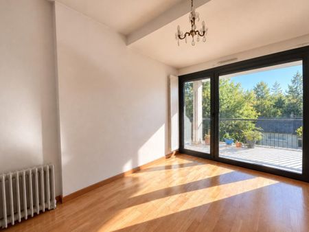 Location Appartement 4 pièces 91m² LE BOURGET DU LAC 73370 - Photo 2