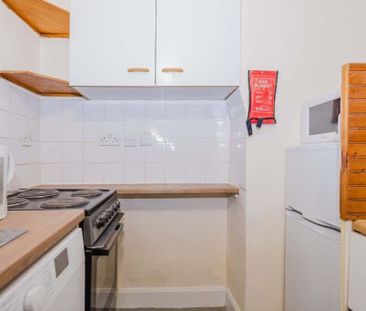 1 bedroom flat to rent - Photo 6