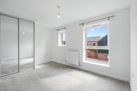 2 bedroom terraced house to rent - Photo 4