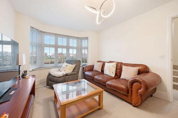 4 bedroom detached house to rent - Photo 1