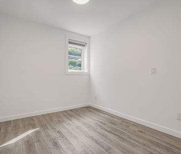 For Lease - 439 Winona Drive Unit# A, Toronto, Ontario - Photo 2