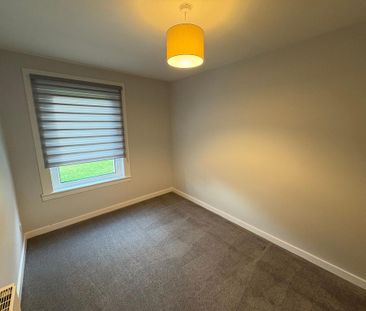 3 bedroom flat to rent - Photo 5