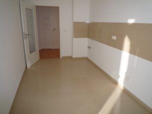 Straßberger Str. 107, Wohnung 4 ~~~ Küche vom Vormieter gegen Entgelt möglich, Balkon, Bad mit Wanne und Dusche, Garage anmietbar, Keller - Foto 4