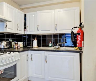 Studio Apartment, 1 bath, 1 reception Studio - Photo 2