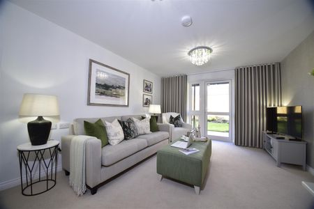 Atterbury Lodge, Newport Pagnell, Buckinghamshire - Photo 2