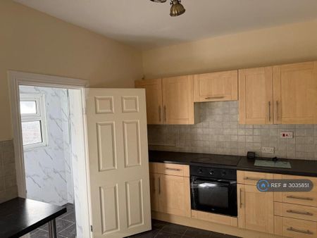 2 bedroom terraced house to rent - Photo 5