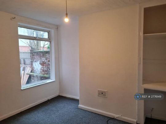 3 bedroom end of terrace house to rent - Photo 1