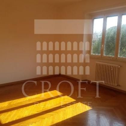 Monteverde Vecchio: Renovated, excellently located 2 bedroom + small studio, 2 baths, spacious double living-dining, terrace and balcony. Bright, silent, direclty in front of park, near all shops, services and center - REF 1754 - Photo 4