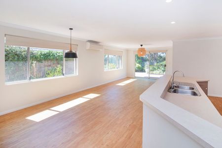 Family Home in Brookfield Estate - Photo 2