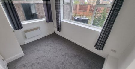 Flat 2, Harehills Lane, Harehills, Leeds, LS9 6HJ - Photo 2