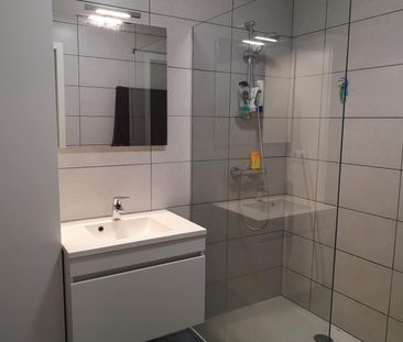 Appartement met lift, 1 slaapkamer, terras en 2 parkings - Photo 2