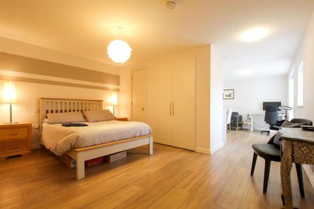 Studio to rent - Photo 3