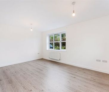 Helmfield, Westhoughton, Bolton - Photo 2