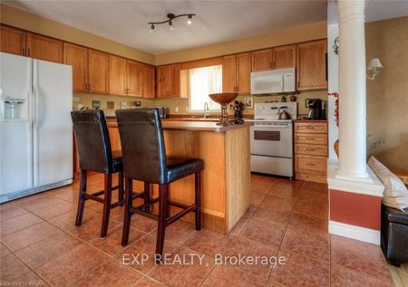 Detached Home For Lease | X8067904 - Photo 5