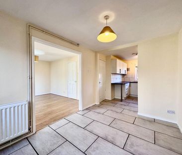 3 bedroom end of terrace house to rent - Photo 6