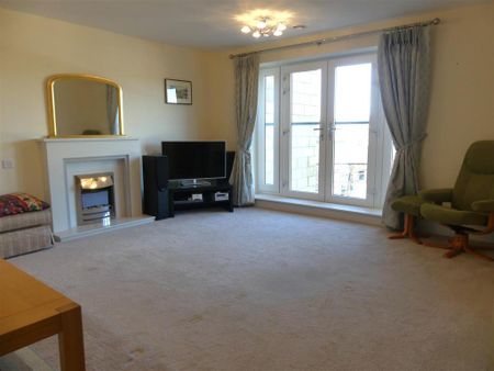 2 bedroom retirement property to rent - Photo 2