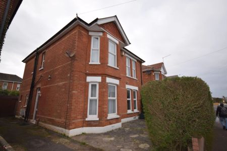 To Rent Heron Court Road, Charminster, Bournemouth, BH3 £3,300 pcm Tenancy Info - Photo 3