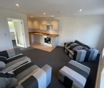 2 bedroom flat to rent - Photo 4