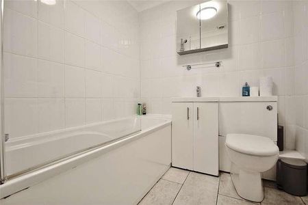 Knaphill, Woking, GU21 - Photo 2