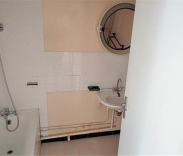 Location Appartement 2 pièces 67m² POITIERS 86000 - Photo 4