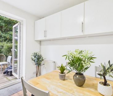1 bedroom in a house share to rent - Photo 2