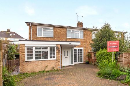 4 bedroom semi-detached house to rent - Photo 2