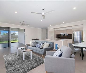 Comfortable Family Home in a Quiet Shaw Location - Photo 2