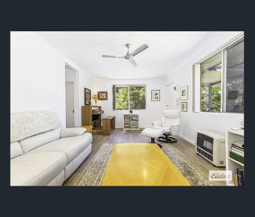 Neat, tidy and modern 2 bedroom unit, Situated in a small complex o... - Photo 2