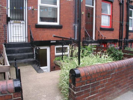 3, Parkfield Road, Beeston, Leeds, LS11 7LY - Photo 1