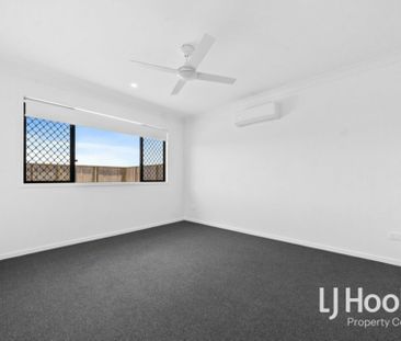 SLEEK & STYLISH NEAR NEW BUILD - GREAT SIZE BACKYARD! - Photo 5