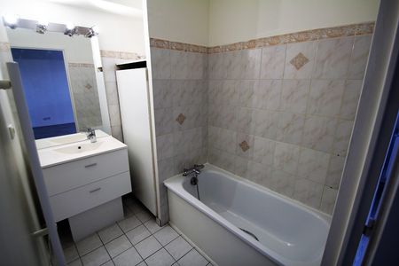 Location Appartement 1 pièce 31m² - Photo 3