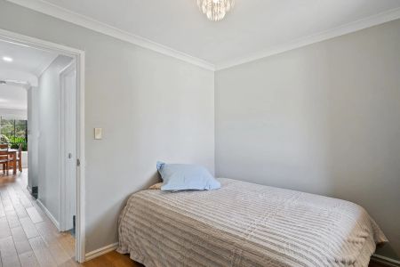 Well-Presented 3x1 in Prime Erskine Location - Photo 2