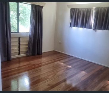 Freshly Painted Family Home - Photo 3