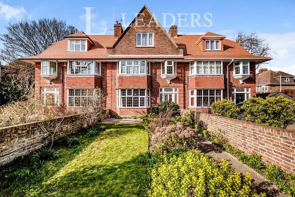 4 bedroom terraced house to rent - Photo 1