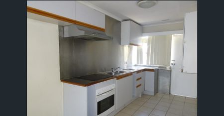 Freshly Painted Neat Two Bedroom! - Photo 5