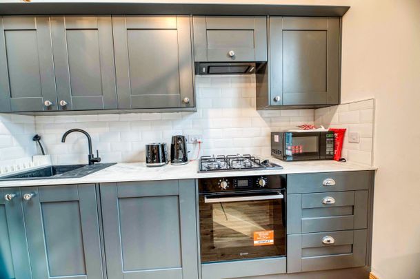 2042L Watson Crescent, Edinburgh, EH11 1ER - Photo 1